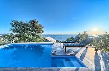 Seaside Bungalow Retreat with Private Pool, Murter