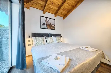 Seaside Bungalow Retreat with Private Pool, Murter