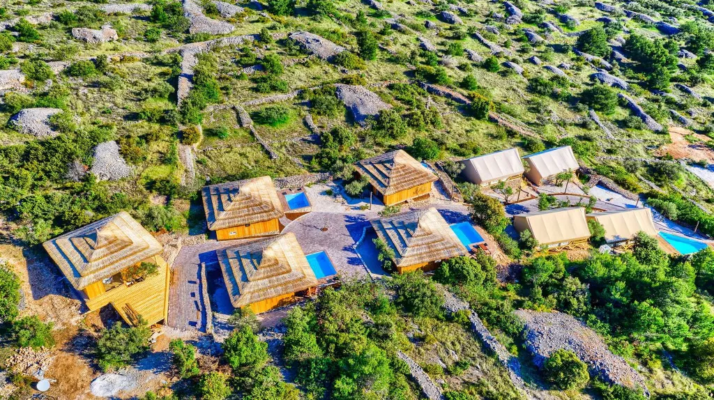 Seaside Bungalow with Private Pool in Murter