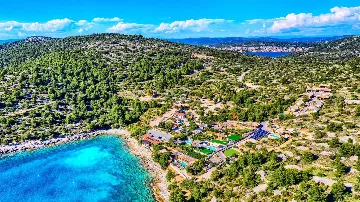 Seaside Bungalow with Private Pool in Murter