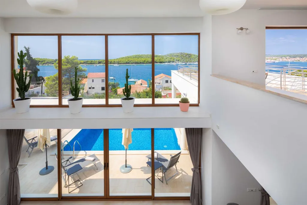 Modern 5-Bedroom Villa with Heated Pool in Rogoznica