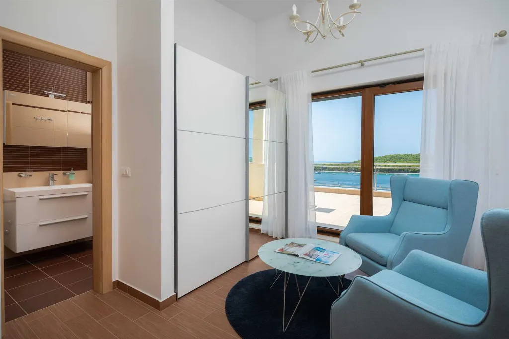 Modern 5-Bedroom Villa with Heated Pool in Rogoznica