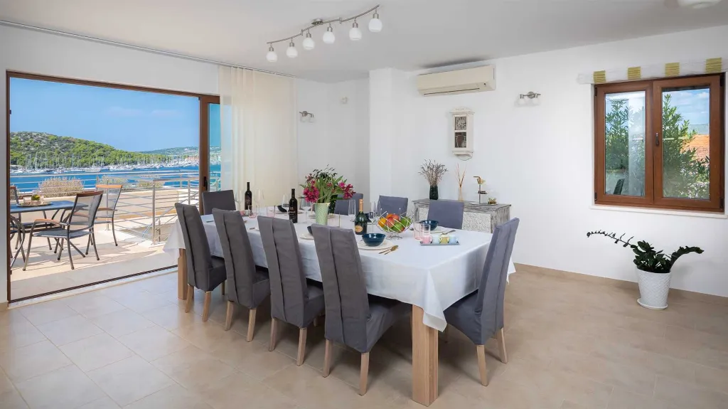 Modern 5-Bedroom Villa with Heated Pool in Rogoznica