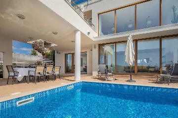 Modern 5-Bedroom Villa with Heated Pool in Rogoznica