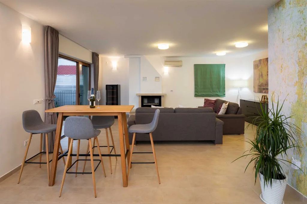 Modern 5-Bedroom Villa with Heated Pool in Rogoznica