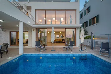 Modern 5-Bedroom Villa with Heated Pool in Rogoznica