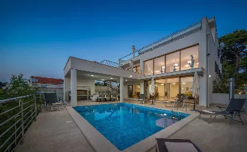 Modern 5-Bedroom Villa with Heated Pool in Rogoznica