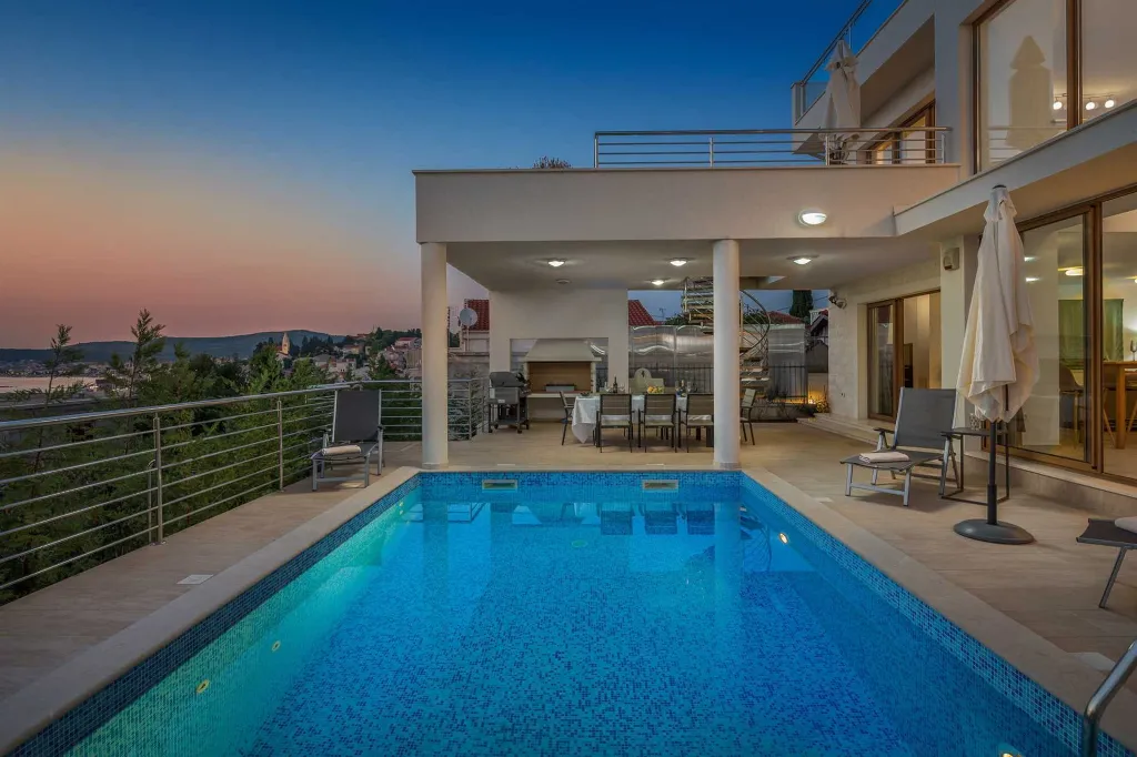 Modern 5-Bedroom Villa with Heated Pool in Rogoznica