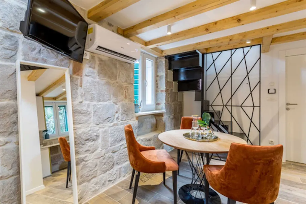 Central Apartment Suite for 3 in Split