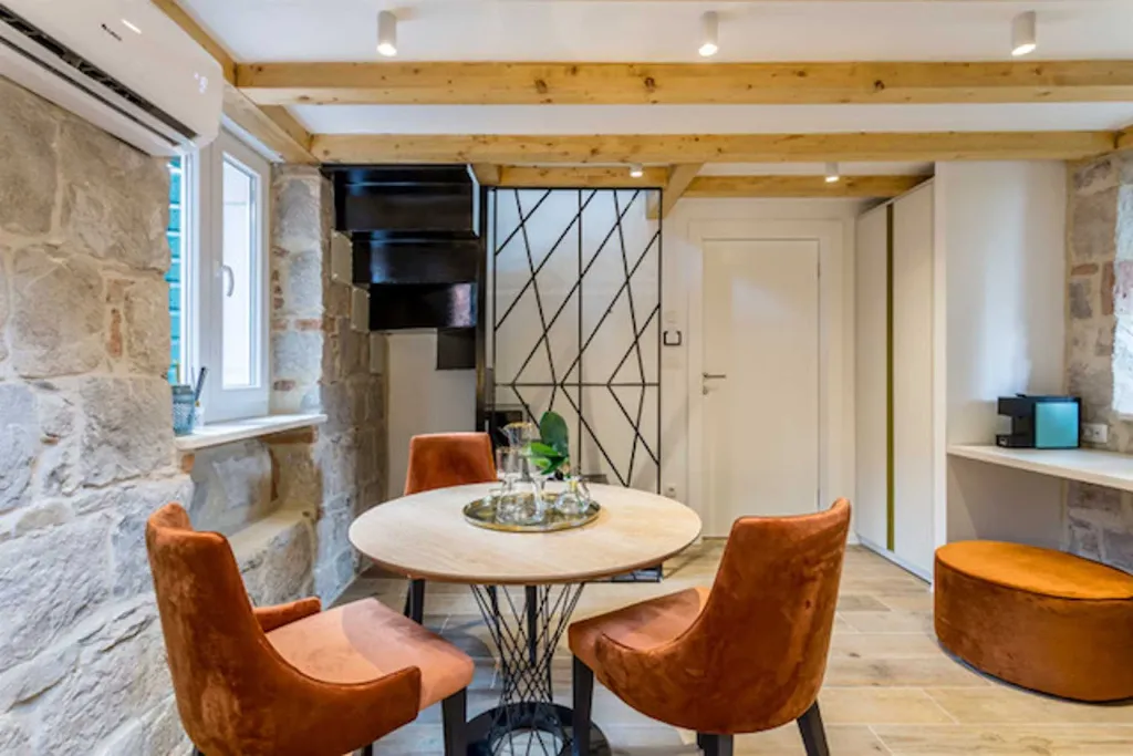 Central Apartment Suite for 3 in Split