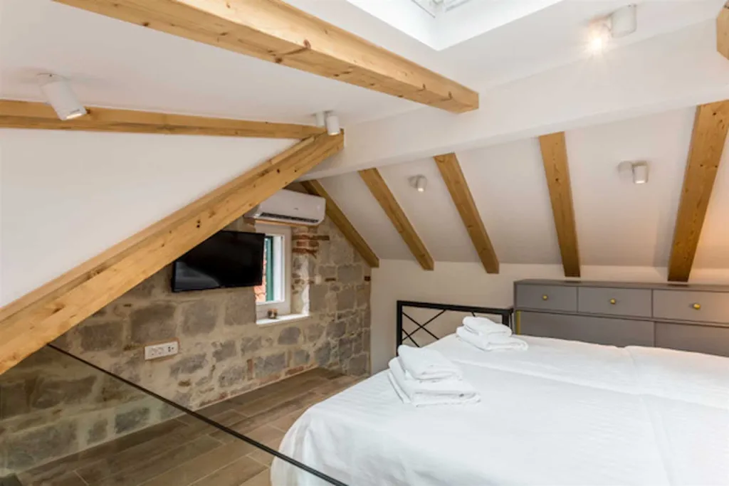 Central Apartment Suite for 3 in Split
