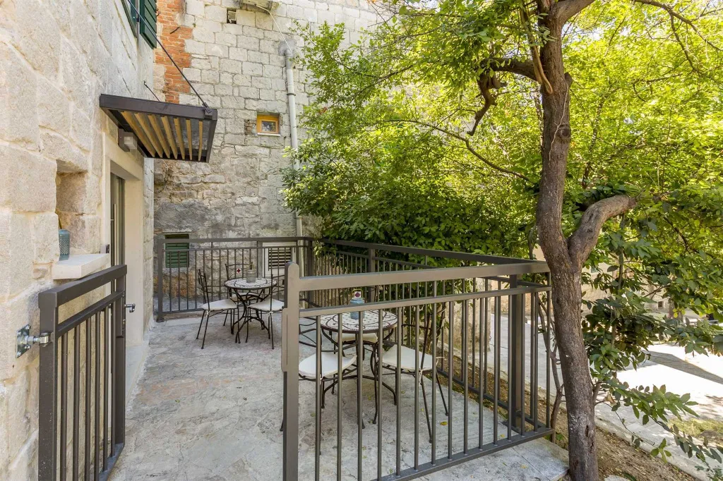 Central Apartment Suite for 3 in Split