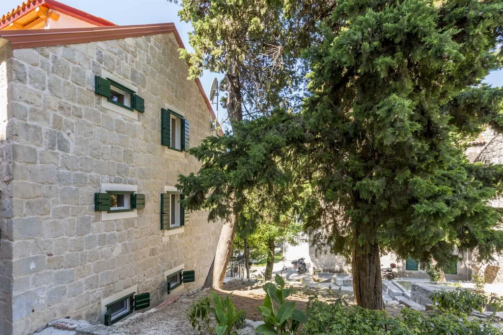 Central Apartment Suite for 3 in Split