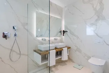 Modern Villa with Heated Pool in Sutivan