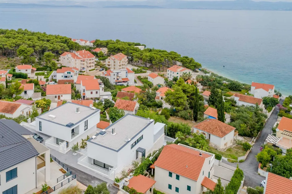 Two-Villa Retreat With Pools in Sutivan