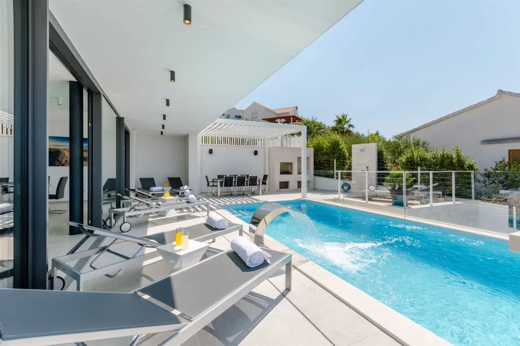 Two-Villa Retreat With Pools in Sutivan