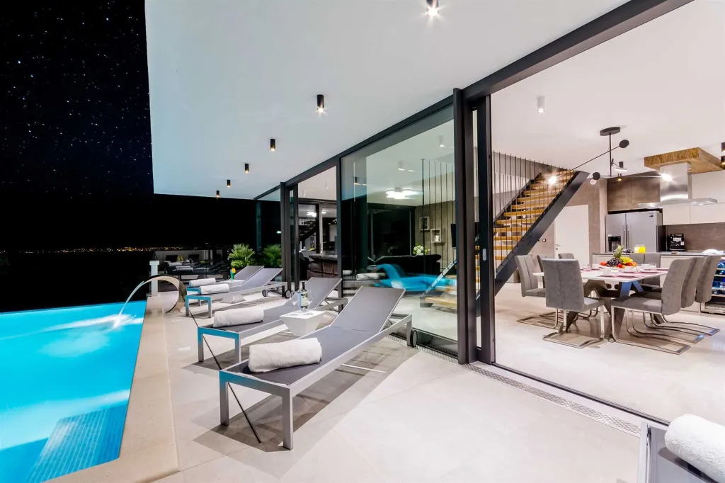 Two-Villa Retreat With Pools in Sutivan