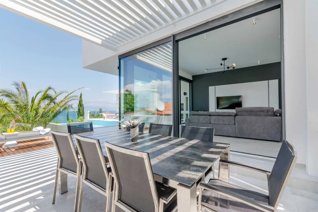 Two-Villa Retreat With Pools in Sutivan