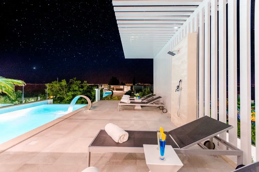 Two-Villa Retreat With Pools in Sutivan