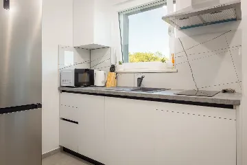 Spacious 7-Bedroom Villa Retreat in Pula