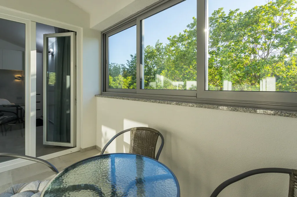 Spacious 7-Bedroom Villa Retreat in Pula
