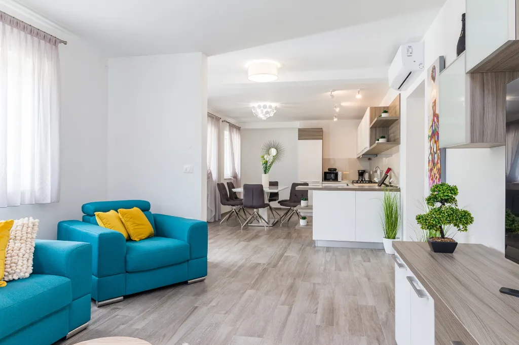 Spacious 7-Bedroom Villa Retreat in Pula