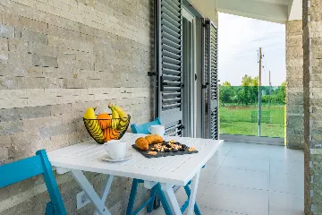 Spacious 7-Bedroom Villa Retreat in Pula