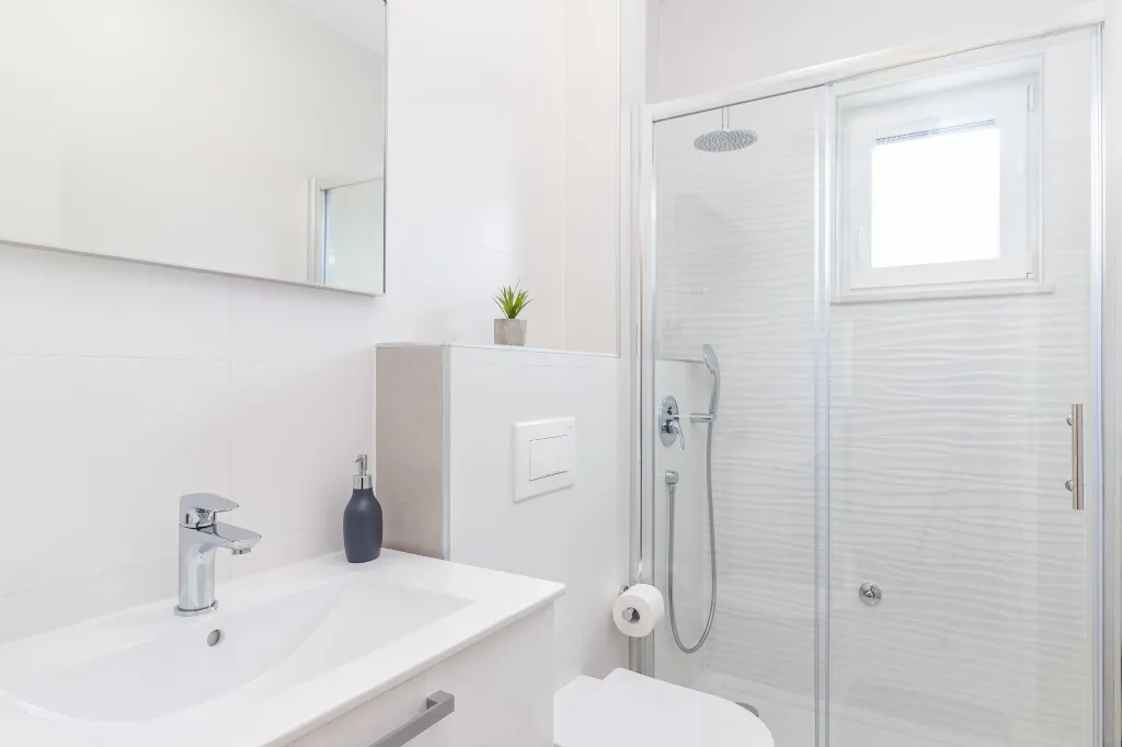 Spacious 7-Bedroom Villa Retreat in Pula