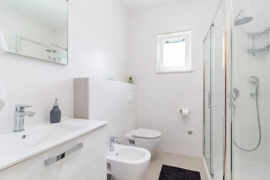 Spacious 7-Bedroom Villa Retreat in Pula