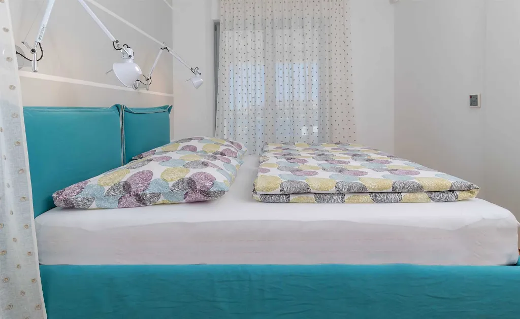 Seaside Infinity Villa with Pool, Rogoznica