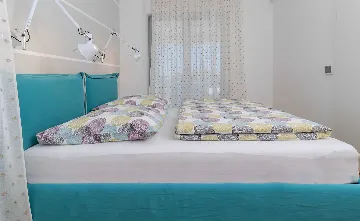 Seaside Infinity Villa with Pool, Rogoznica