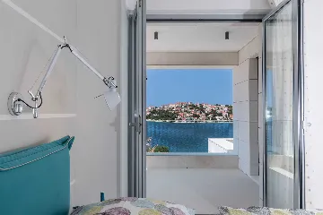 Seaside Infinity Villa with Pool, Rogoznica