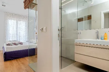 Seaside Infinity Villa with Pool, Rogoznica