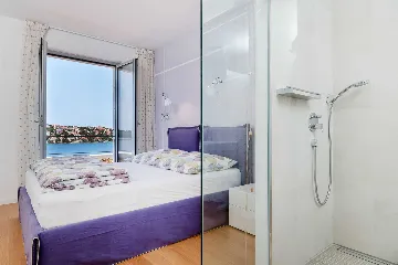 Seaside Infinity Villa with Pool, Rogoznica