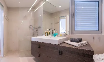 Seaside Infinity Villa with Pool, Rogoznica