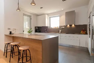 Seaside Infinity Villa with Pool, Rogoznica