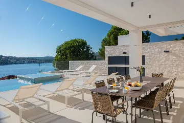Seaside Infinity Villa with Pool, Rogoznica