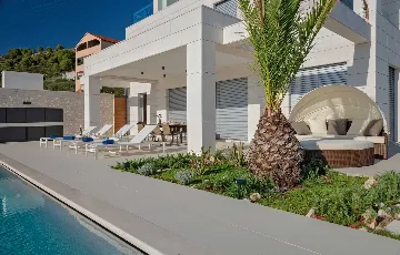 Seaside Infinity Villa with Pool, Rogoznica