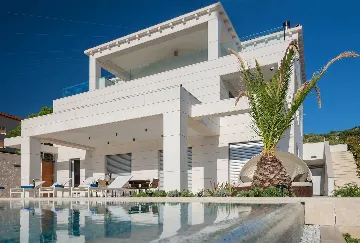 Seaside Infinity Villa with Pool, Rogoznica