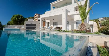 Seaside Infinity Villa with Pool, Rogoznica