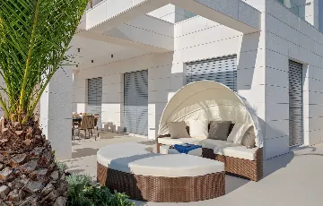 Seaside Infinity Villa with Pool, Rogoznica