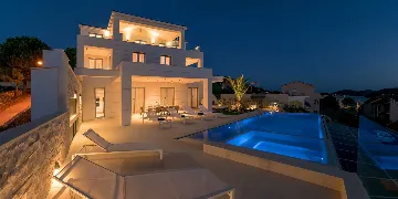 Seaside Infinity Villa with Pool, Rogoznica