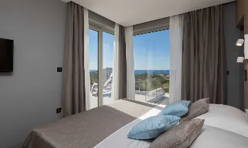 Contemporary Villa Retreat with Pool in Primošten