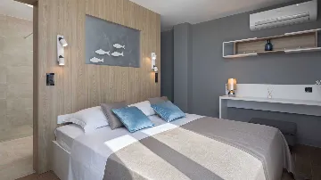 Contemporary Villa Retreat with Pool in Primošten