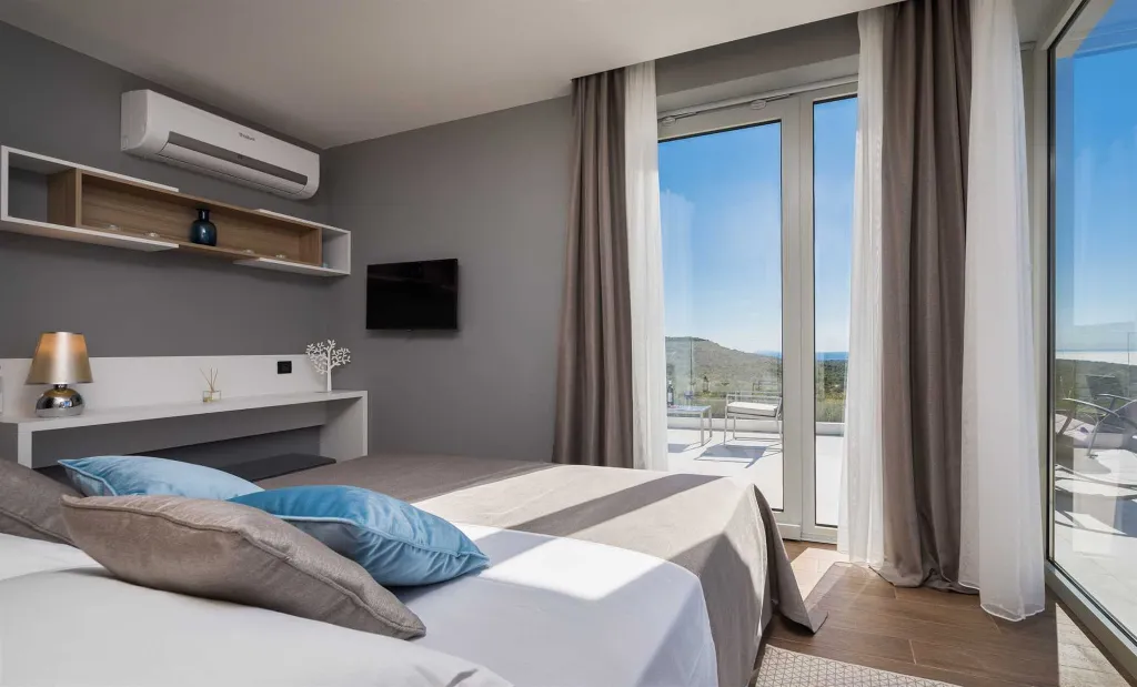 Contemporary Villa Retreat with Pool in Primošten