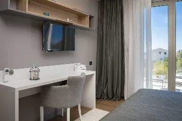 Contemporary Villa Retreat with Pool in Primošten