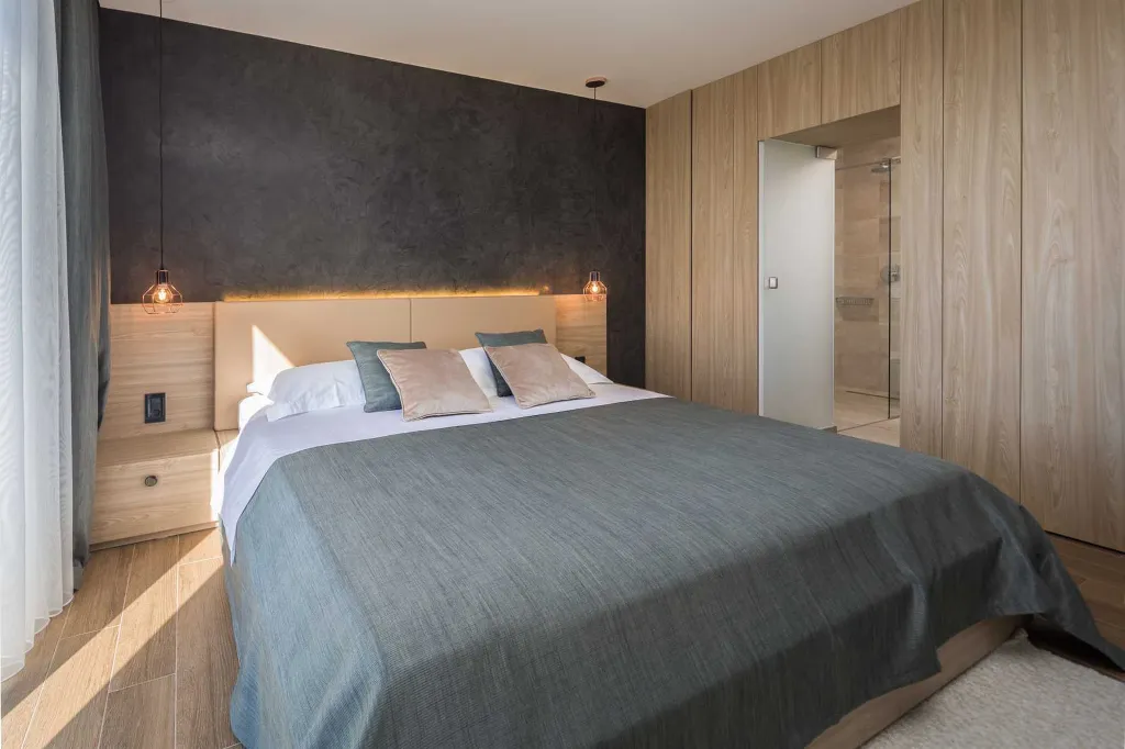 Contemporary Villa Retreat with Pool in Primošten
