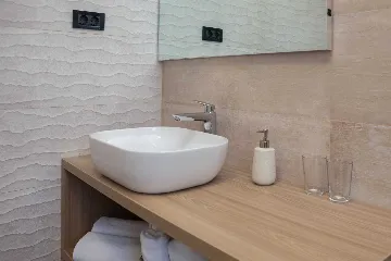 Contemporary Villa Retreat with Pool in Primošten