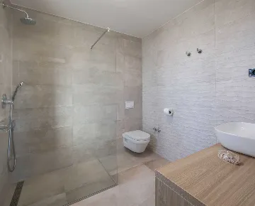 Contemporary Villa Retreat with Pool in Primošten