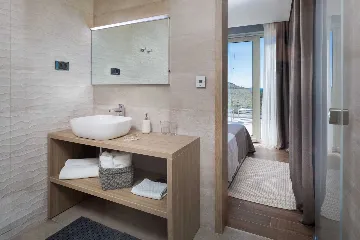 Contemporary Villa Retreat with Pool in Primošten